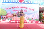Cô Nguyễn Thị Phúc- Bí thư chi bộ Hiệu trưởng Nhà trường đọc diễn văn khai giảng